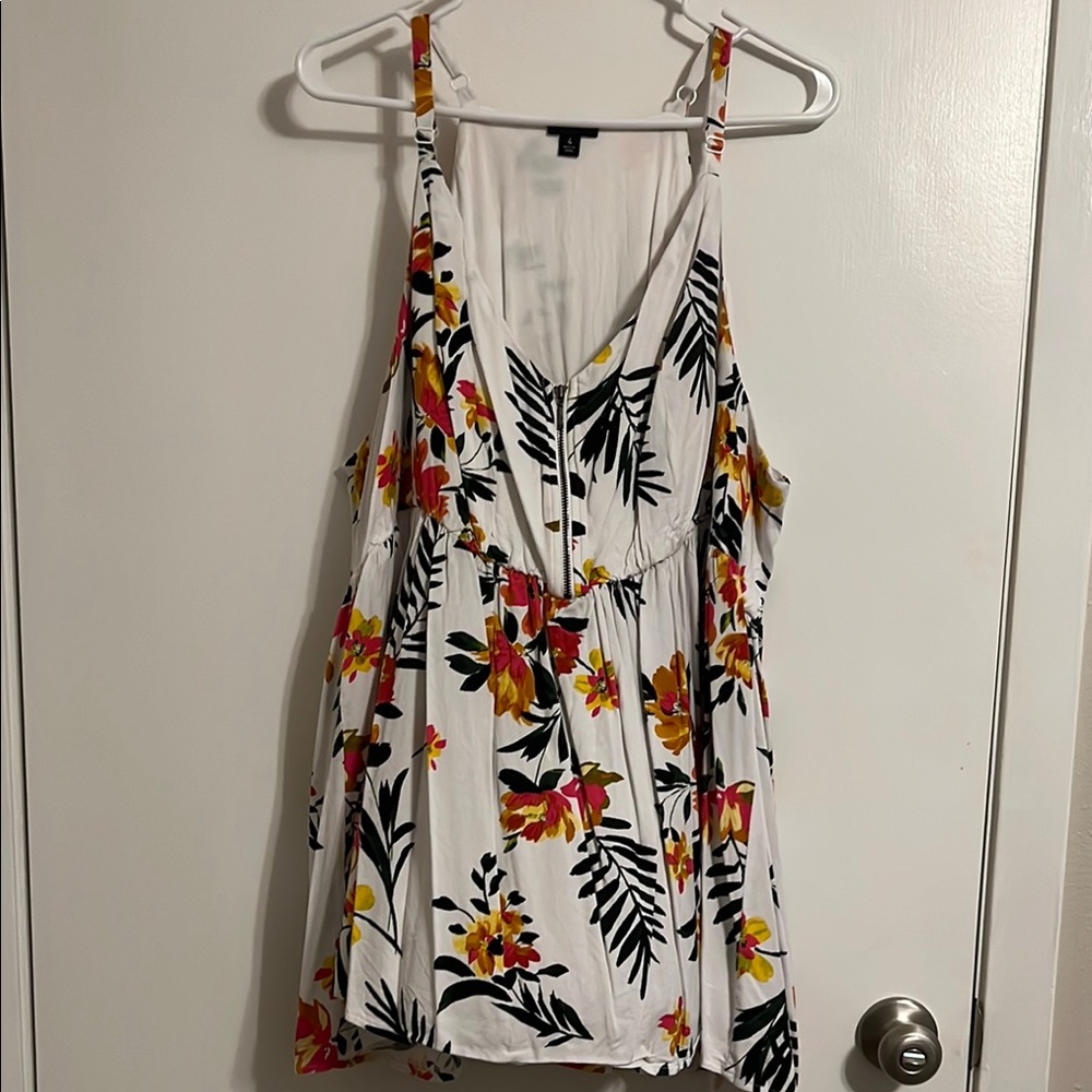 Torrid Asymmetrical White and Black Sleeveless Tank Top